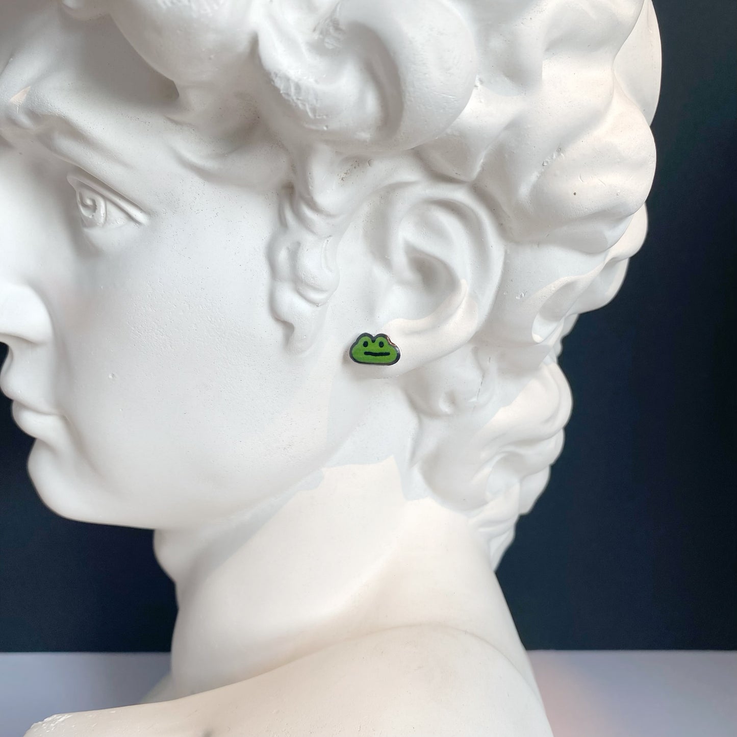 Frog Mood Mini Studs Earrings Clip-ons