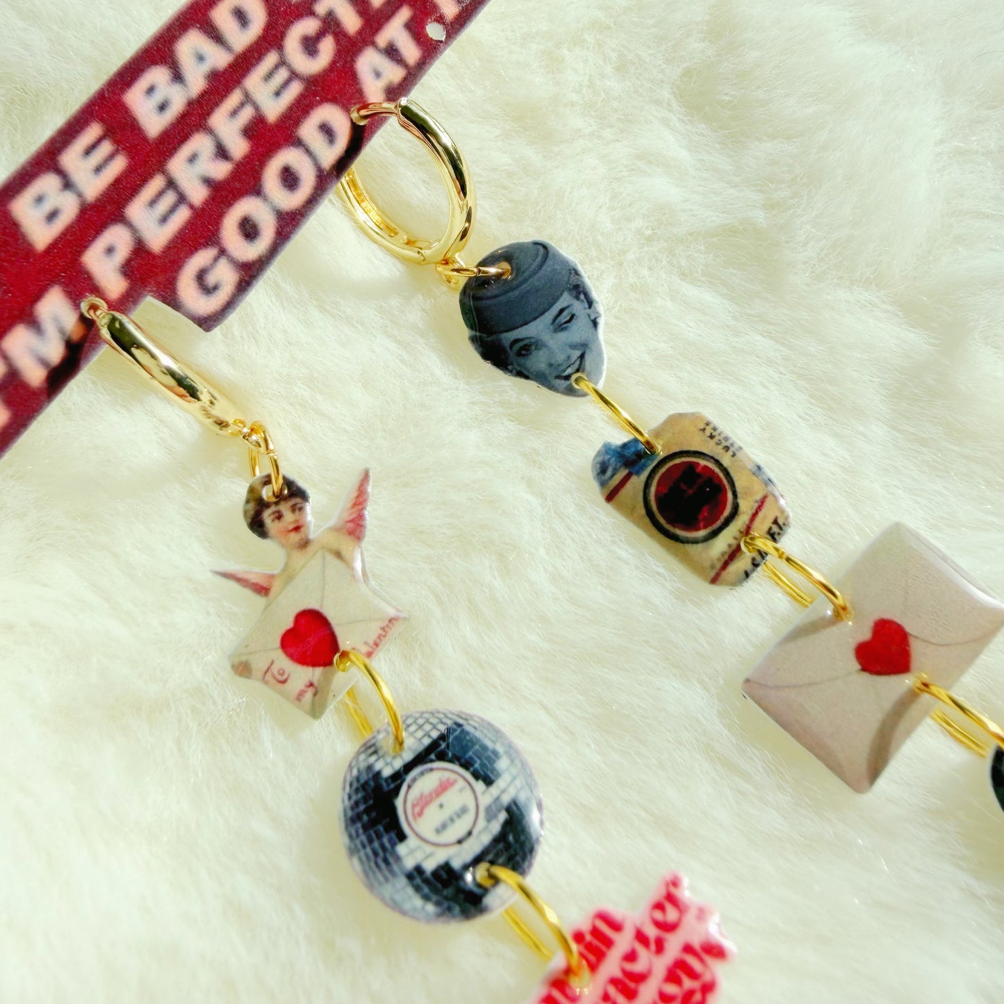 Vintage Girl Earrings 💋